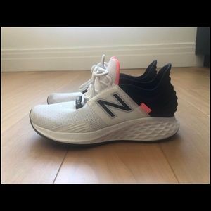 New Balance Fresh Foam ROAV, size 7.5